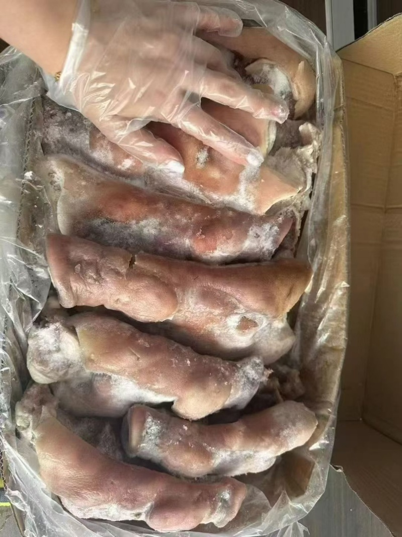 精品猪头肉，熟猪头肉，去骨无毛处理的很干净