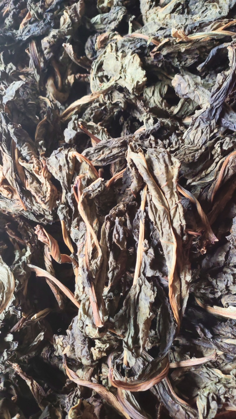 干花菜叶子，采购鲜嫩的花菜叶，去毒清洗焯水晾晒包装装箱保存。