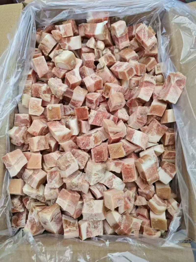 原切五花肉块，肥瘦相间，大小均匀，价格美丽，一件也是批发