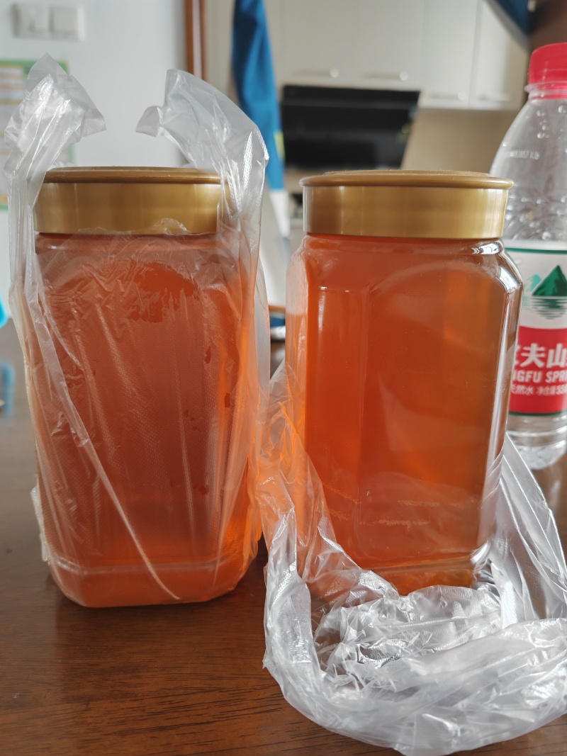 中蜂土蜂蜜，一年割一次，有瓶装有散装