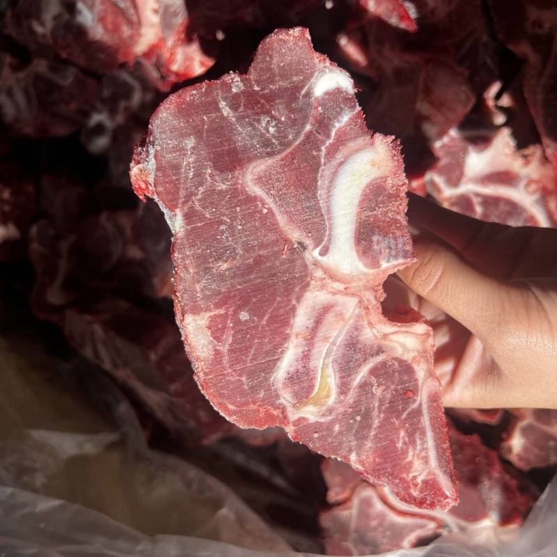 国产内蒙满肉牛脖骨，**新鲜，颜色漂亮，新货