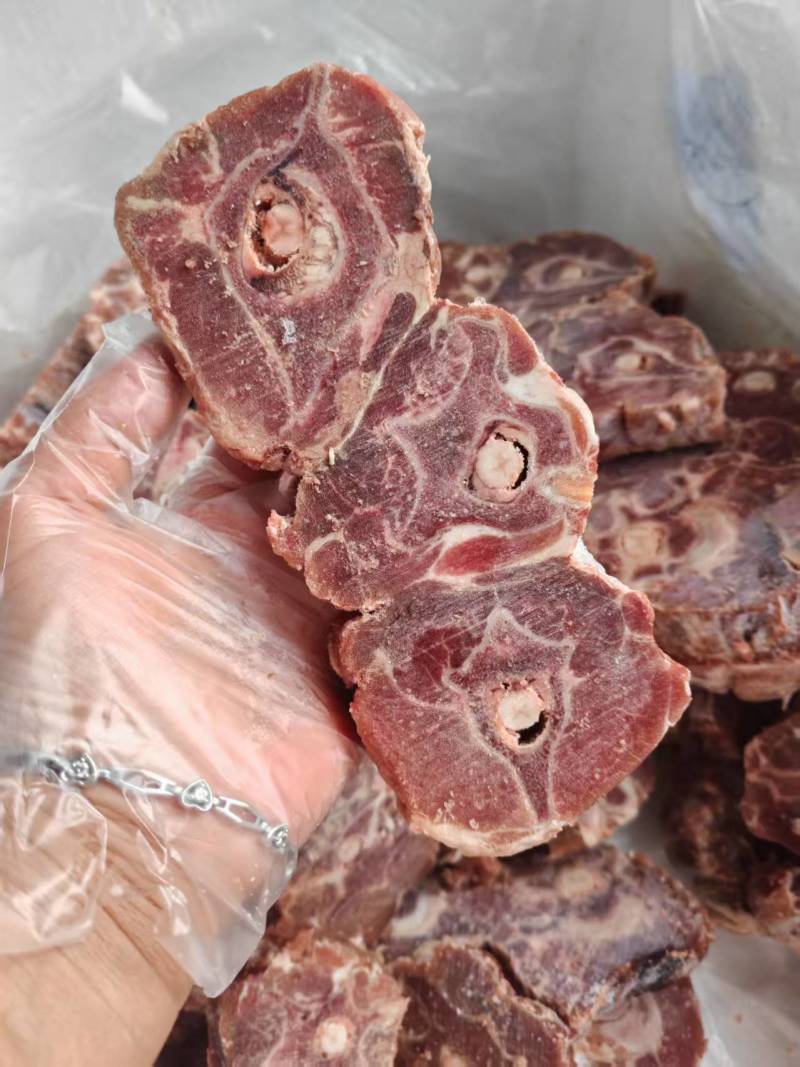 国产满肉羊脖骨，带肉率70%以上，羊蝎子专用