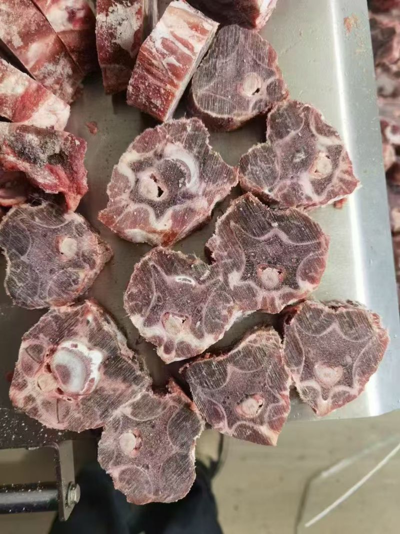 国产满肉羊脖骨，带肉率70%以上，羊蝎子专用