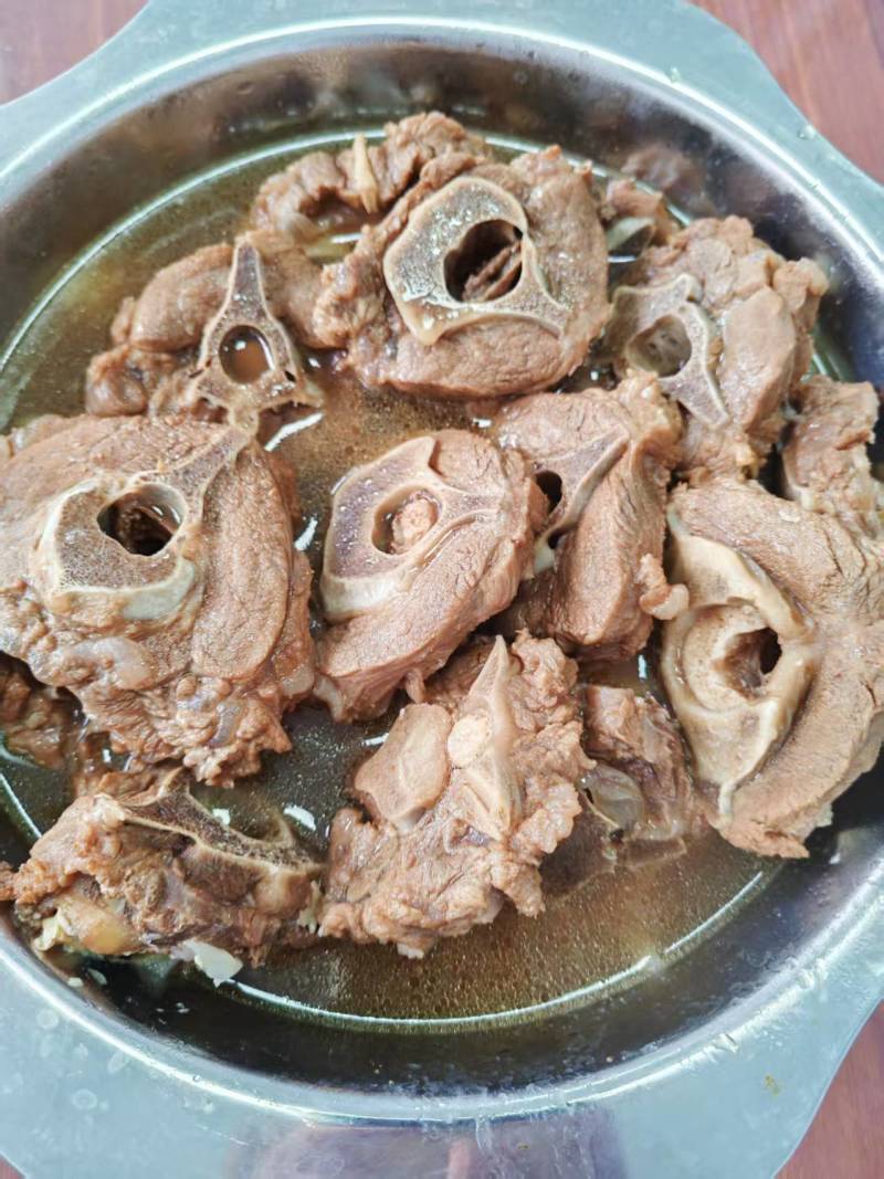 国产满肉羊脖骨，带肉率70%以上，羊蝎子专用