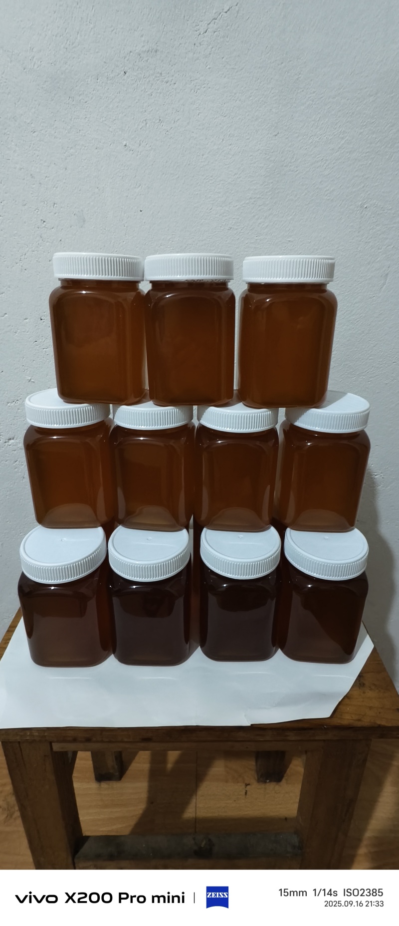 土蜂蜜又名百花蜜价格美丽欢迎老板前来联系