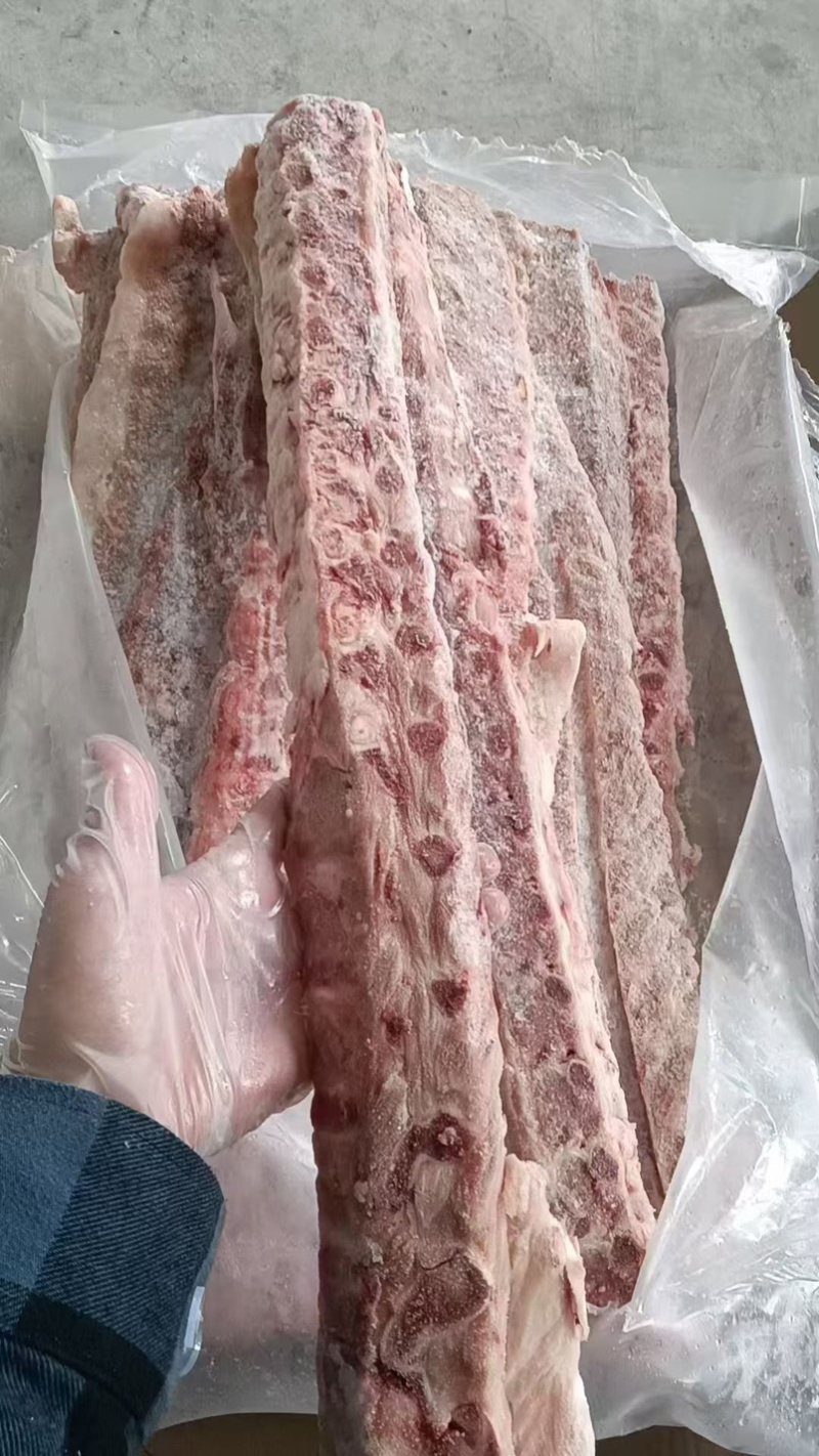 猪背骨猪龙骨价格便宜白菜价，证件齐全，一件也是批发价格