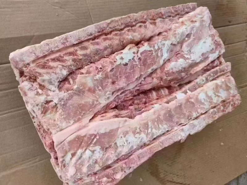 猪背骨猪龙骨价格便宜白菜价，证件齐全，一件也是批发价格