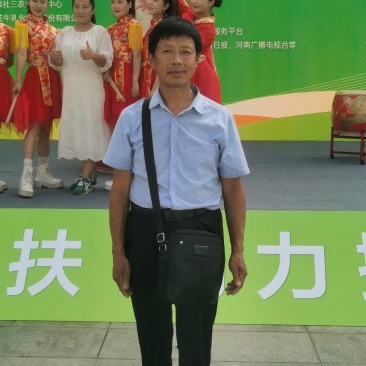 在郑州参加丰收节展会