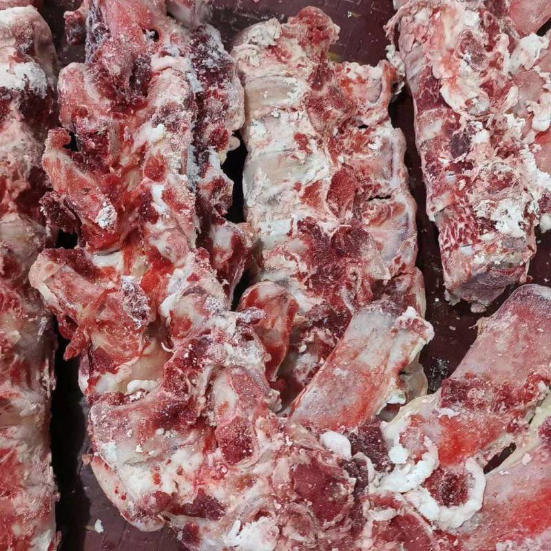 带点肉牛脊骨