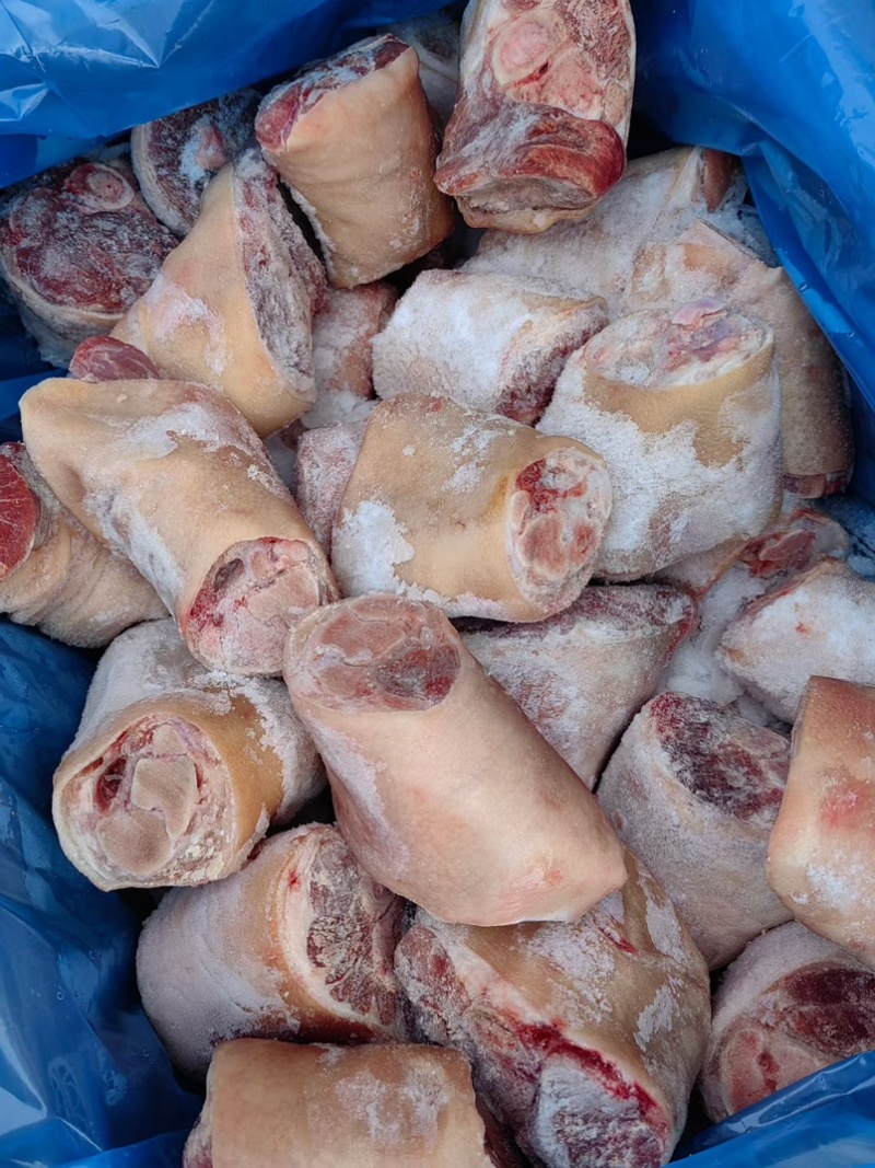 带皮小肘子，宴席喜宴熟食店用非常好，单个8两左右