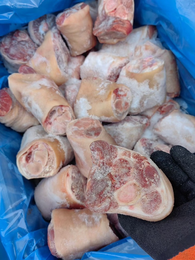 带皮小肘子，宴席喜宴熟食店用非常好，单个8两左右