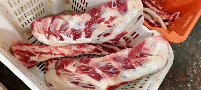 带肉牛胸骨