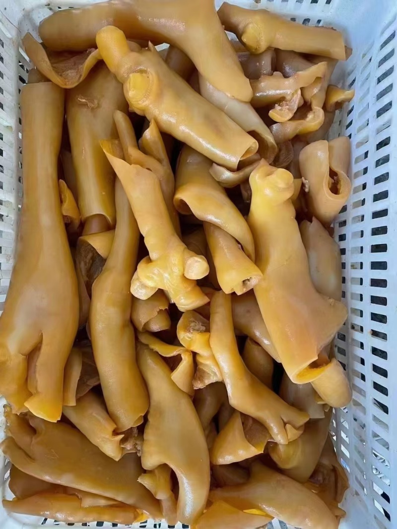 原色牛蹄皮一手货源，常年有货，质量保证，需要的联系
