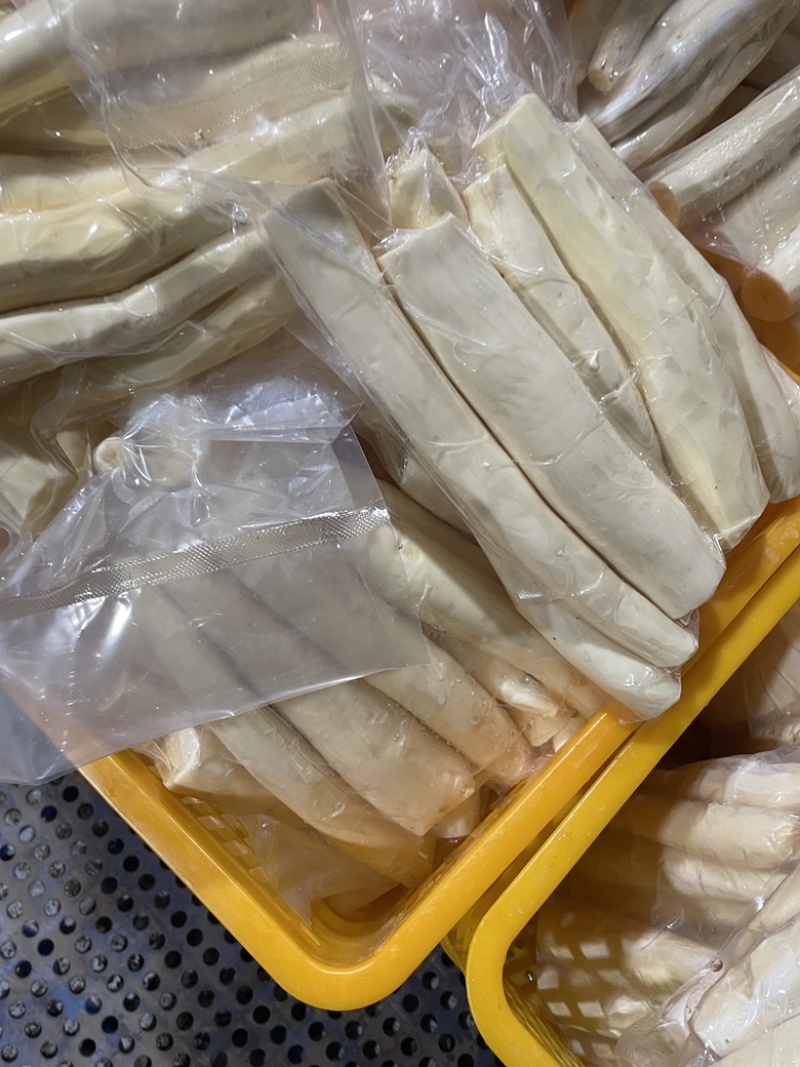 华南9号黄肉木薯去皮冰冻加工黄心木薯去皮冰冻