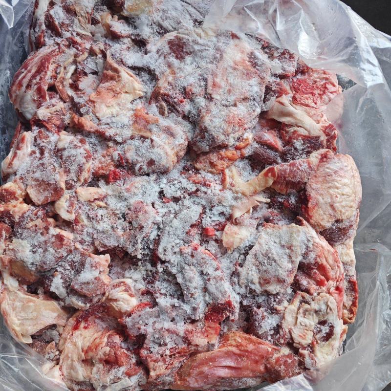 牛碎肉，厂家直销，价格优，大量现货，不打水。
