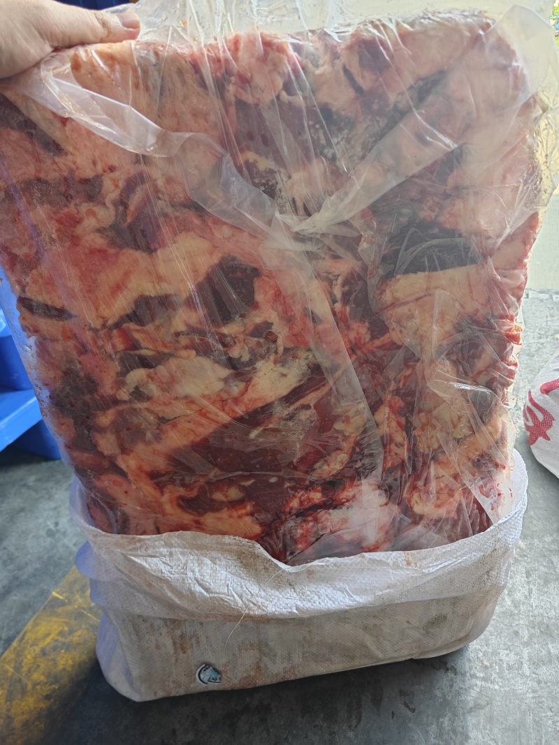 牛碎肉，厂家直销，价格优，大量现货，不打水。