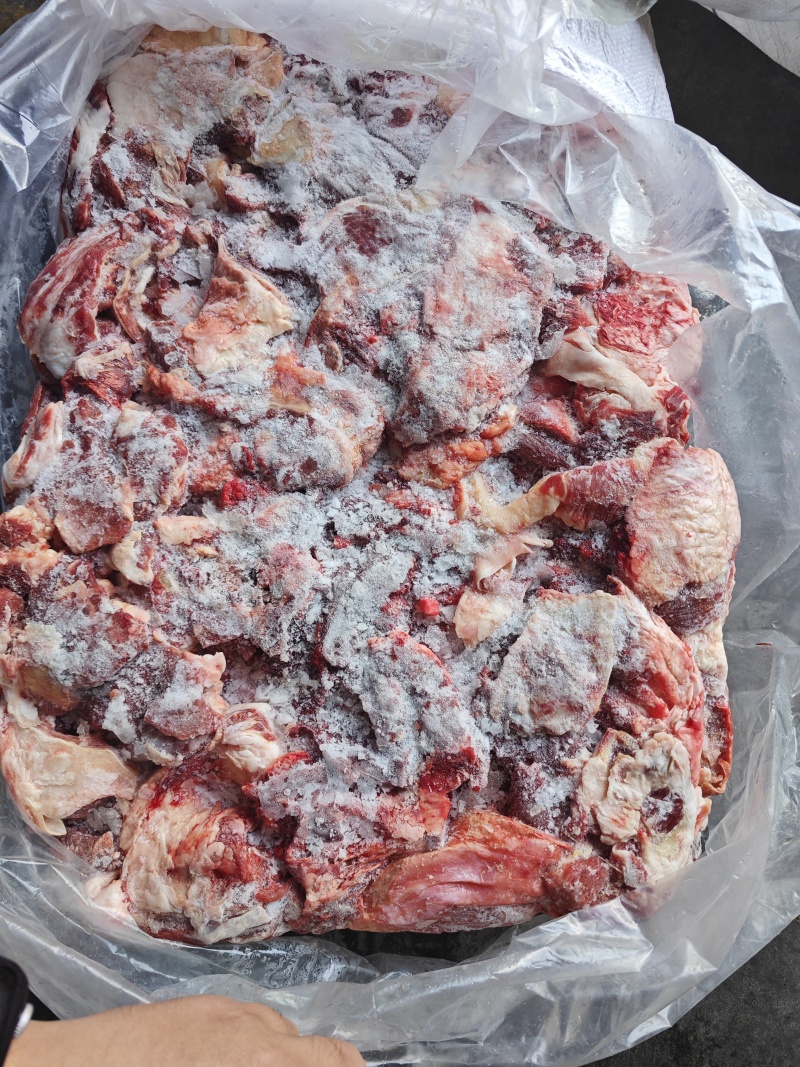 牛碎肉，厂家直销，价格优，大量现货，不打水。