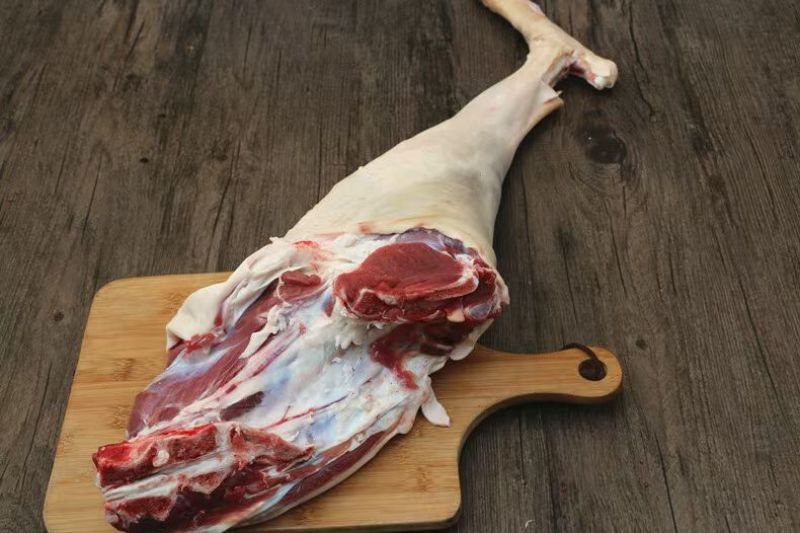 新鲜羊腿肉