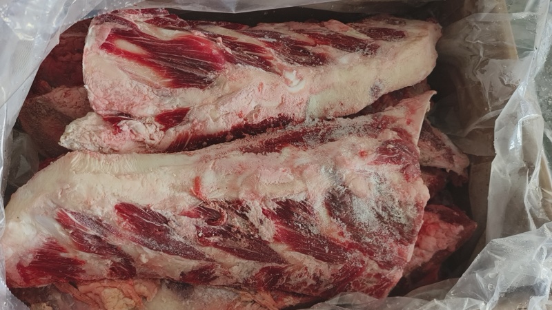 带肉牛胸骨