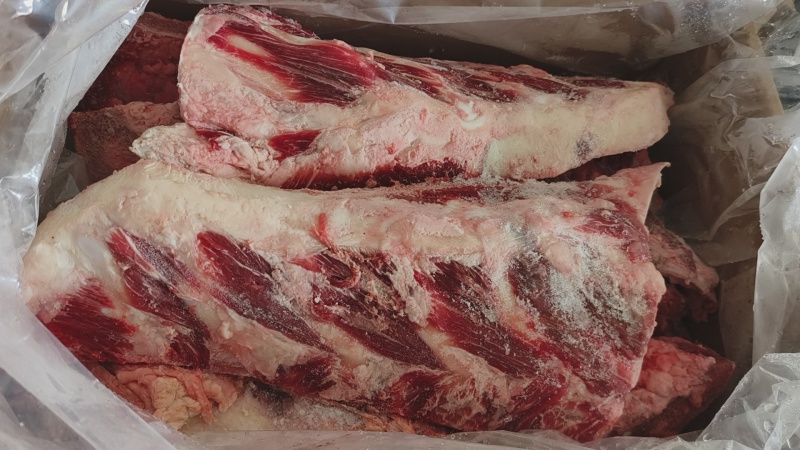 带肉牛胸骨