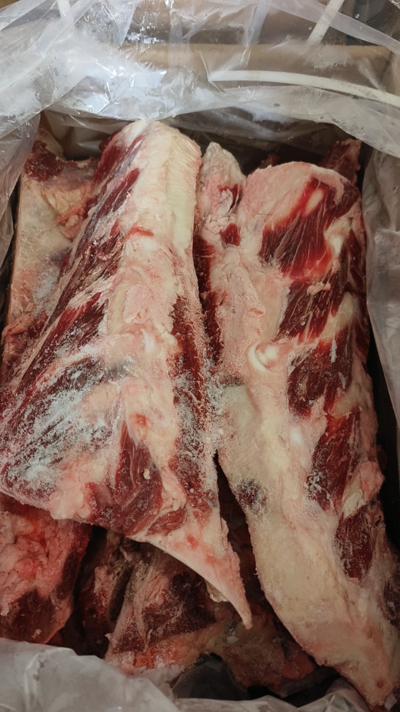 带肉牛胸骨