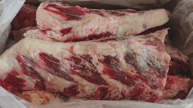 带肉牛胸骨