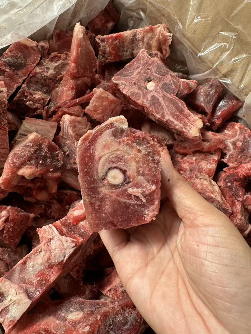 满肉羊脖骨