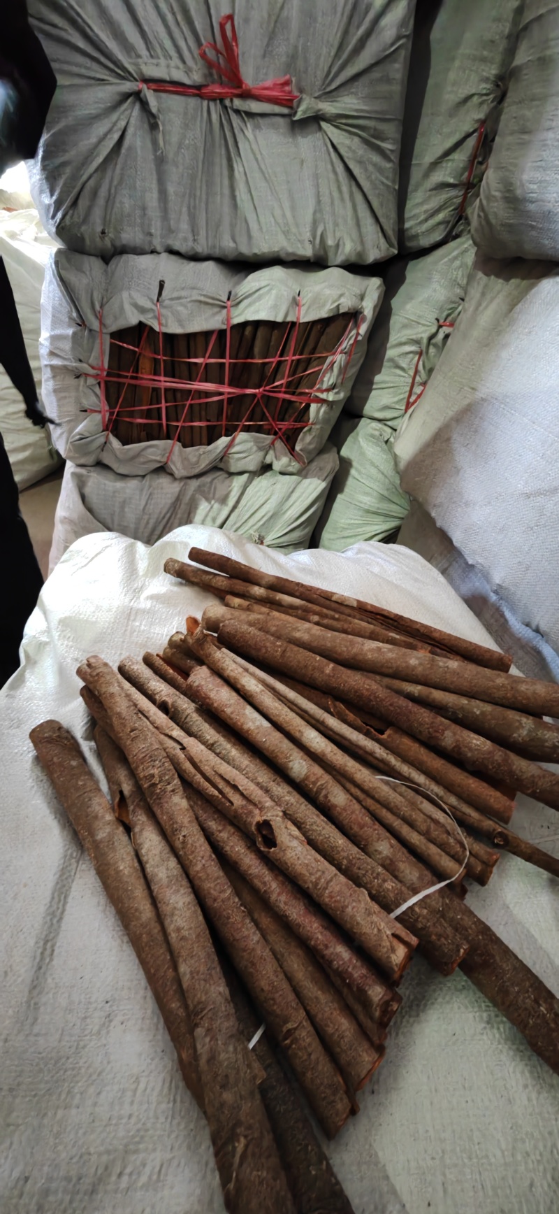 刮皮桂通黑桂皮桂碎，产地直供，工厂商超电商量大谈价