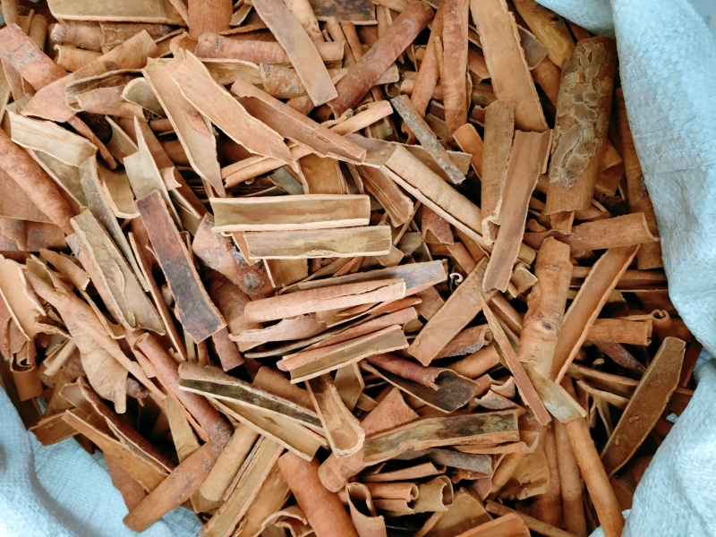 小肉桂桂皮烟桂烟仔桂，工厂电商卤料产地直供，量大可小刀
