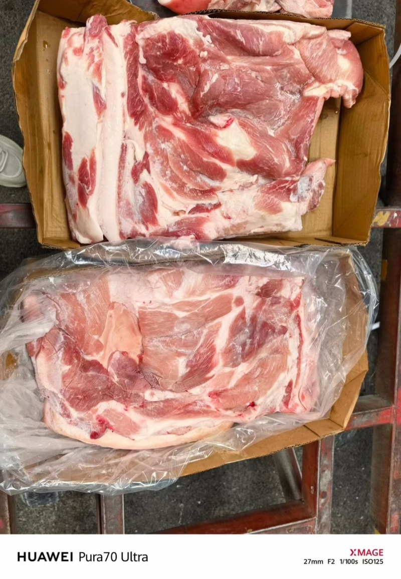 前上肉后上肉，带皮，肥瘦相间价格美丽。快餐店食堂都可以