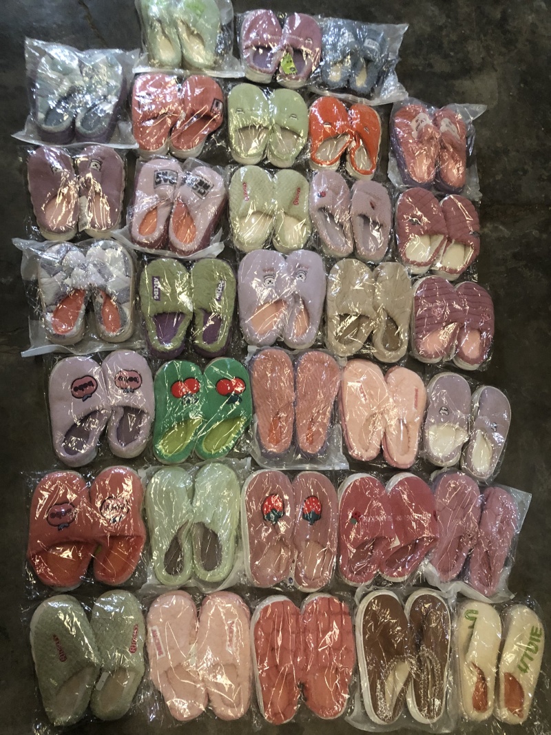 跑量单色底，双色底毛拖鞋，大白底踩屎感毛拖海量现货，实拍