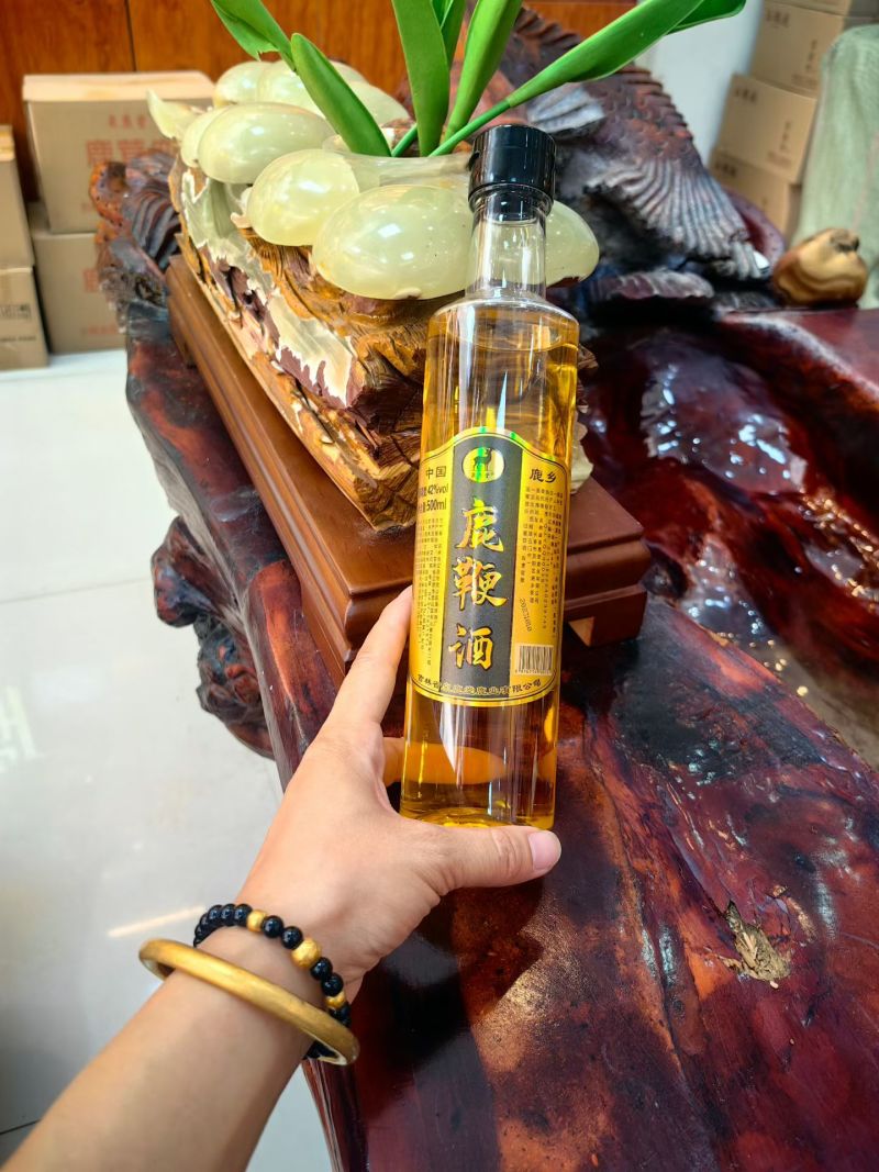 鹿鞭酒，正规厂家出产，一件10瓶，超低价。1瓶起售