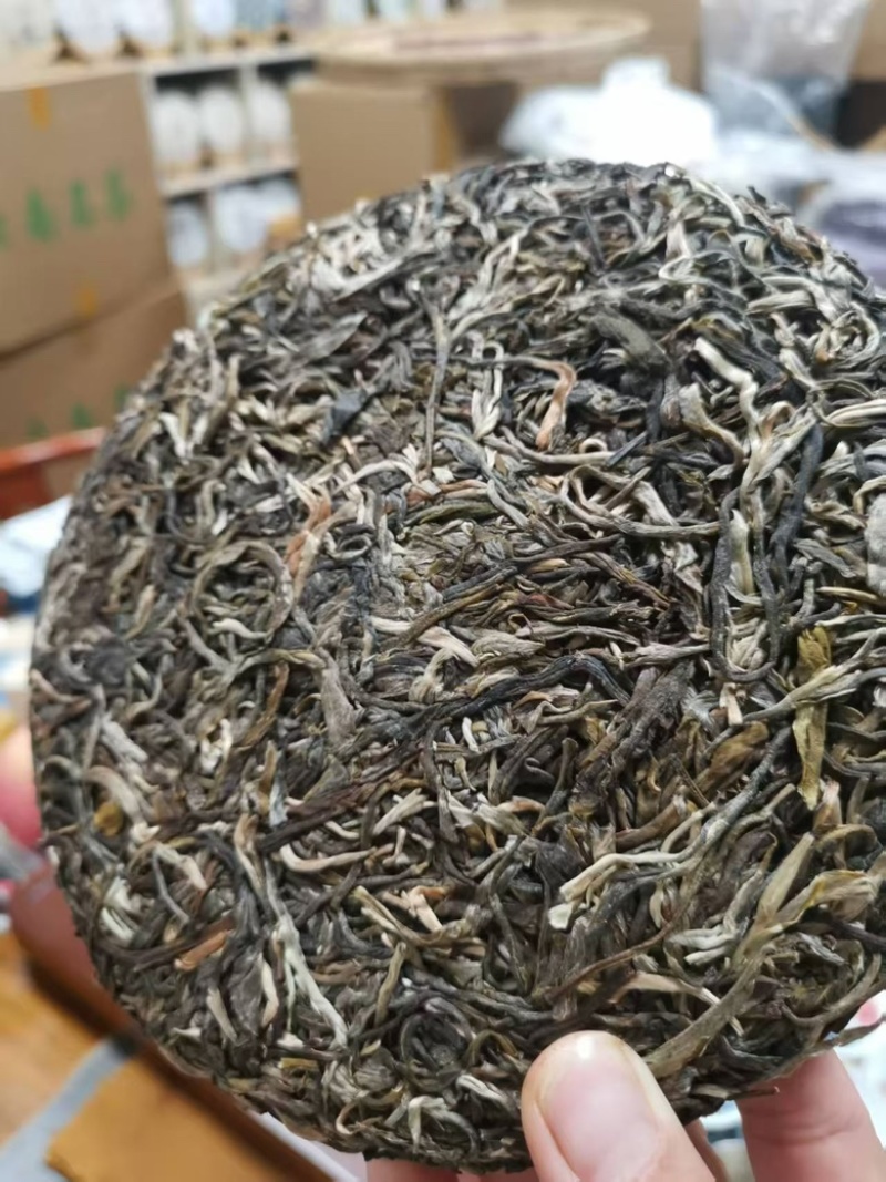 厂家直销，一手货源，普洱茶高品质的生茶饼，