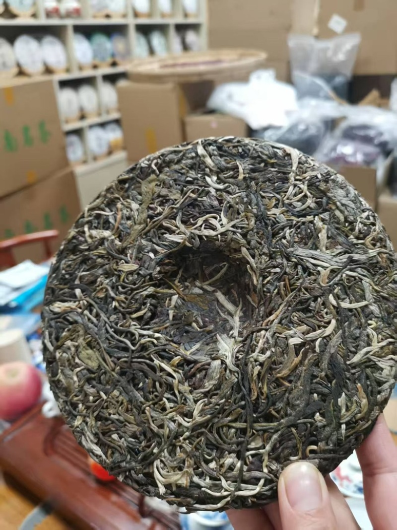 厂家直销，一手货源，普洱茶高品质的生茶饼，