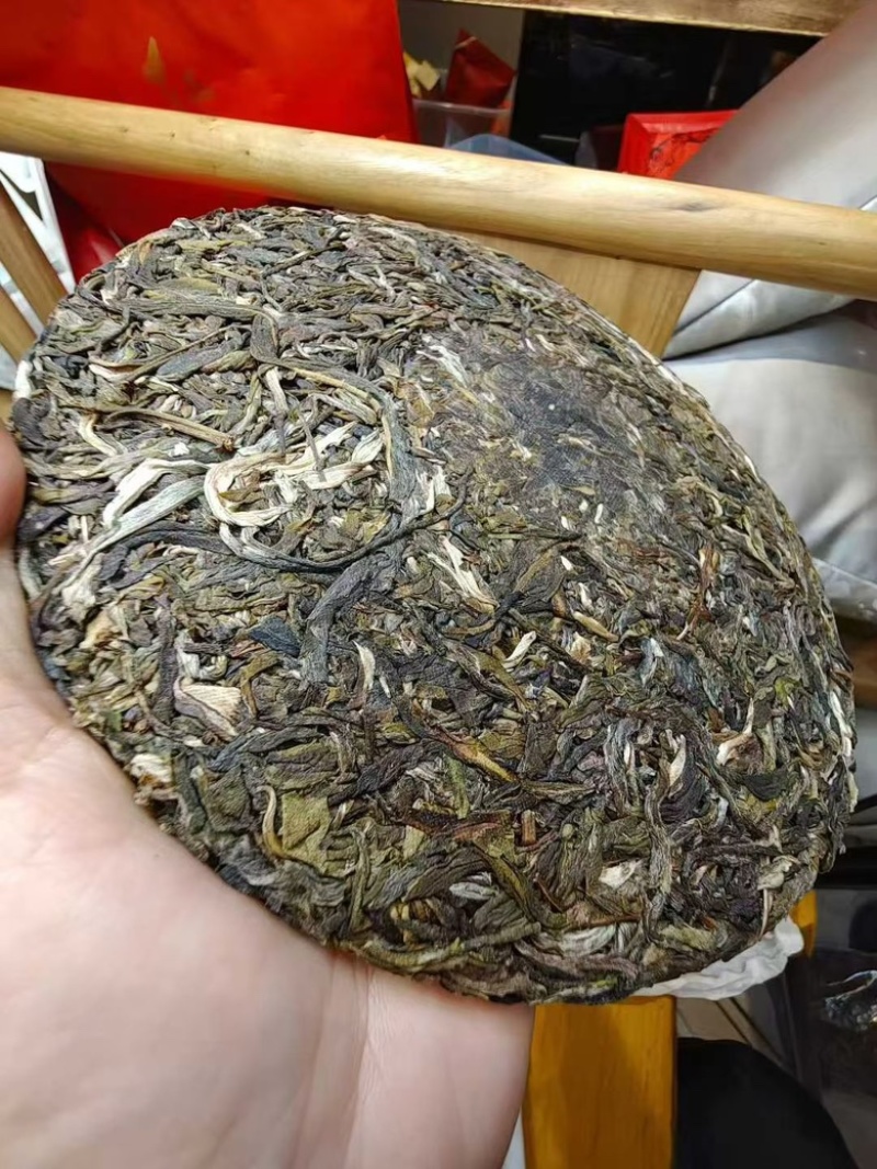 厂家直销，一手货源，普洱茶高品质的生茶饼，