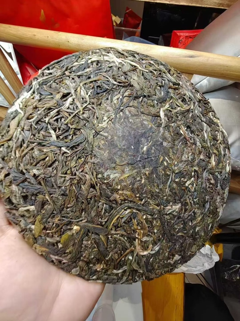 厂家直销，一手货源，普洱茶高品质的生茶饼，