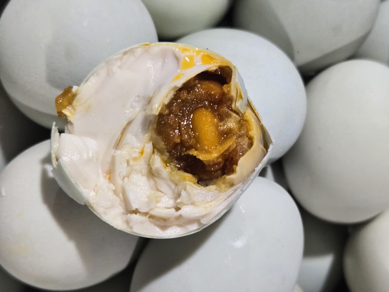 咸鸭蛋海鸭蛋烤鸭蛋爆油