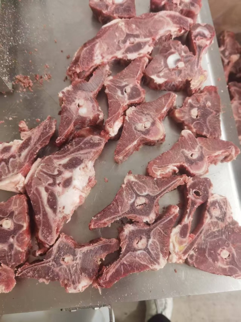 满肉羊蝎子块，一件20斤，肉多新鲜，价格美丽证件齐全