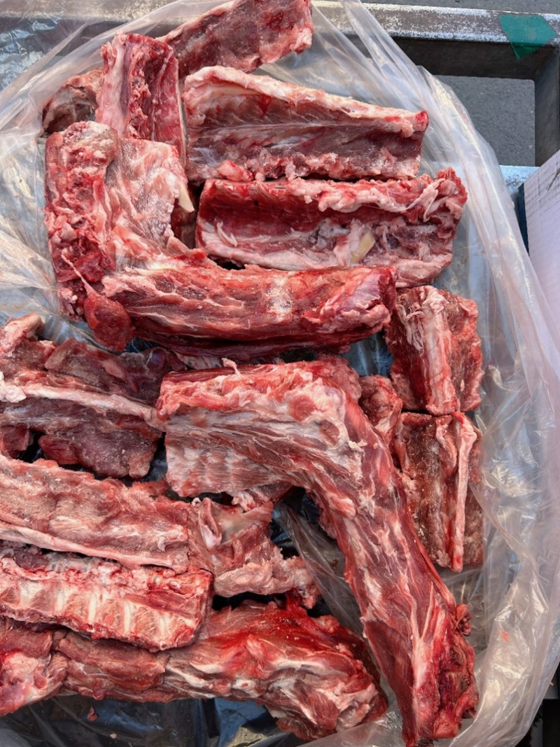 满肉羊蝎子块，一件20斤，肉多新鲜，价格美丽证件齐全