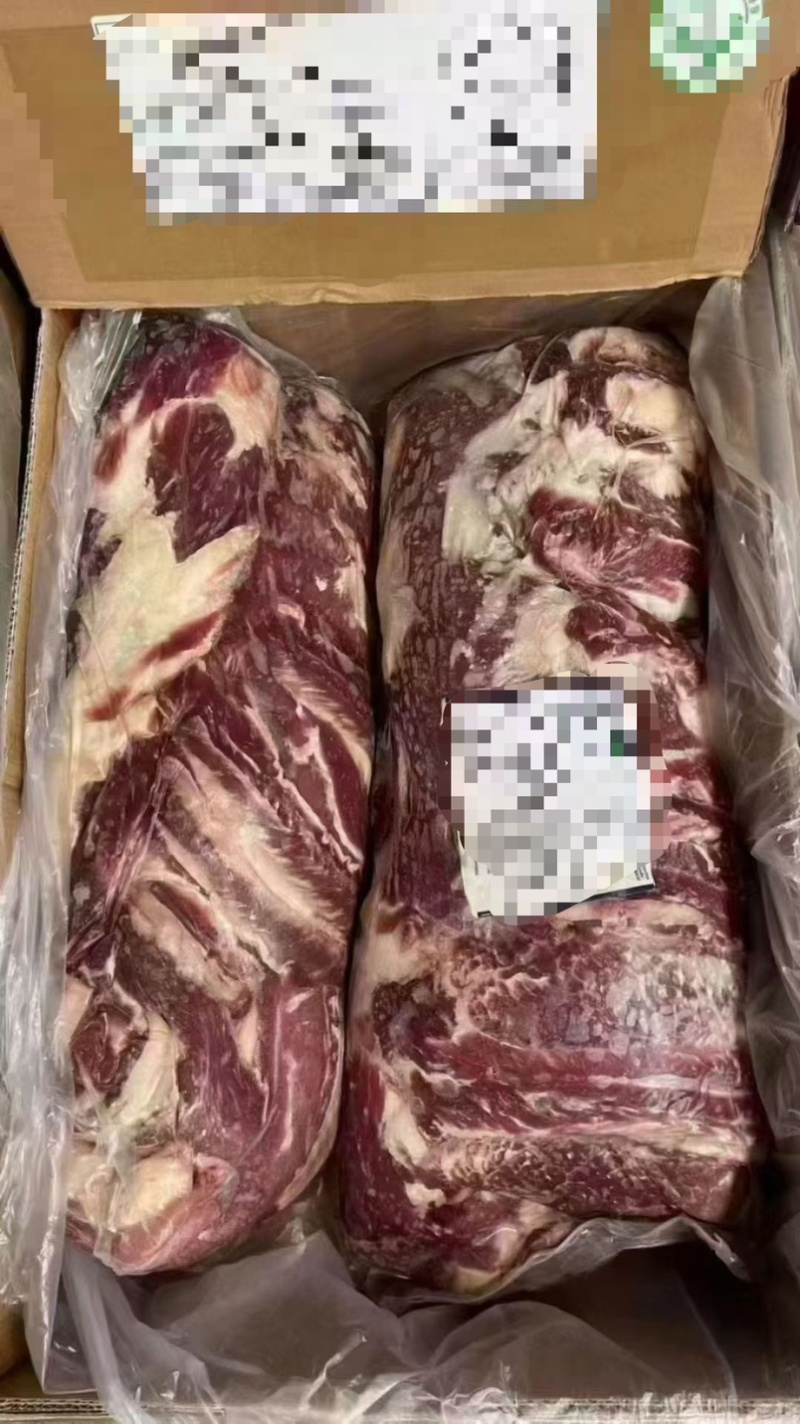 精品牛腩，肥瘦相间，瘦度很好，纯干真空包装，口感丰富
