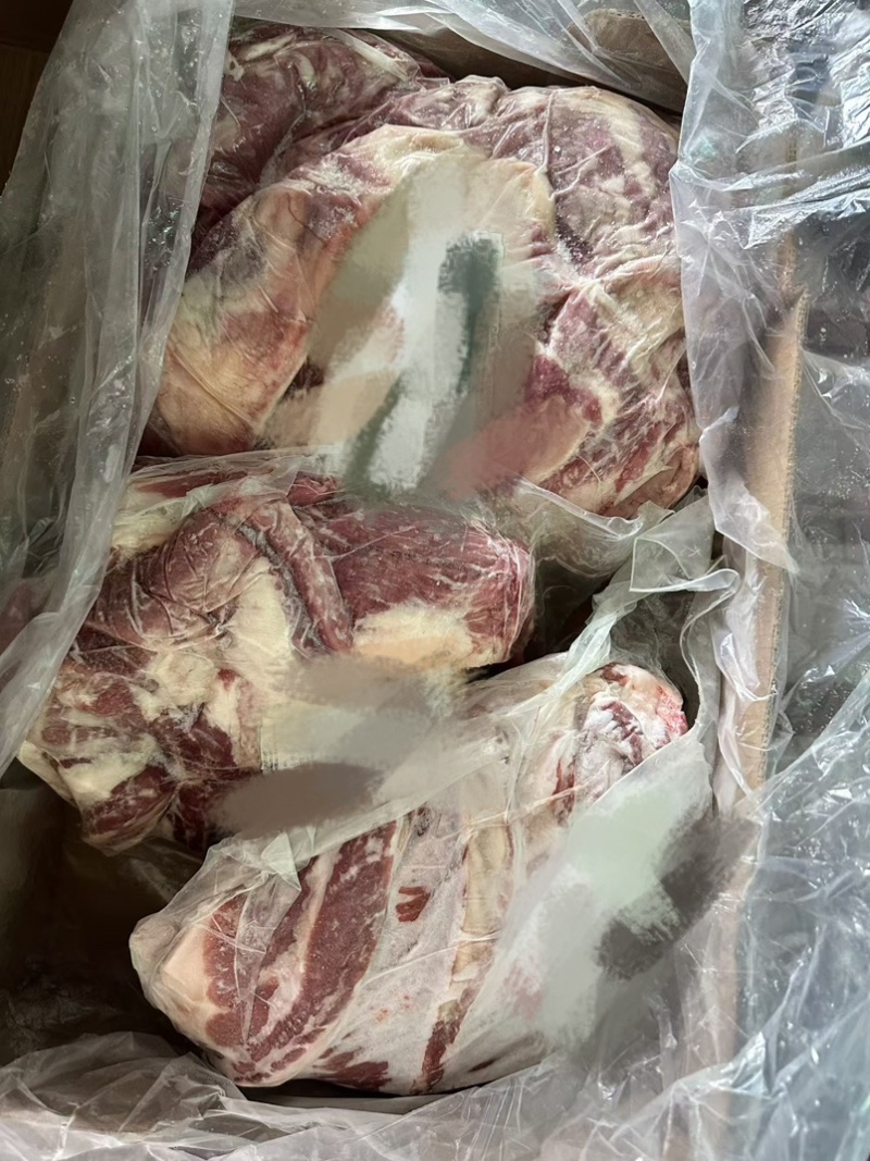 精品牛腩，肥瘦相间，瘦度很好，纯干真空包装，口感丰富