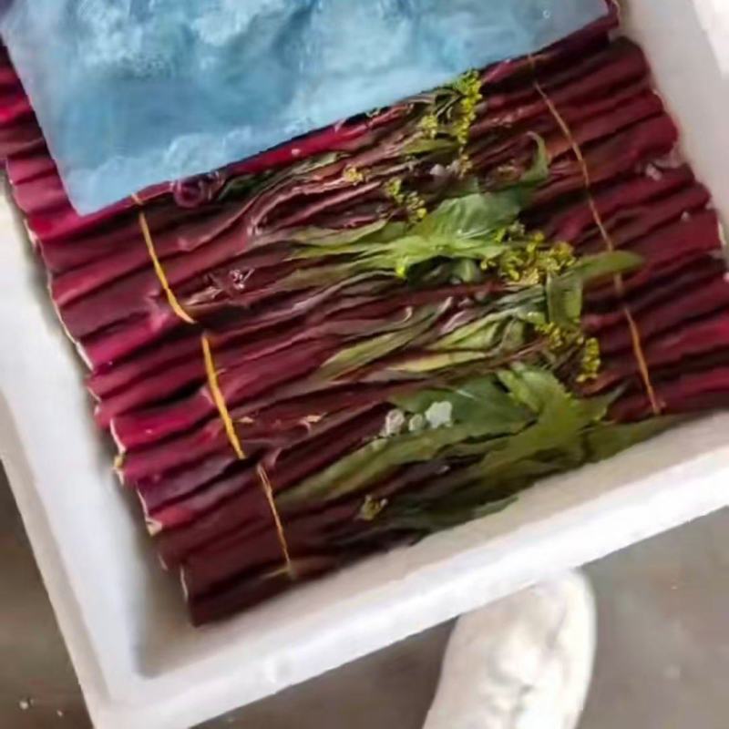 红菜苔大量上市中