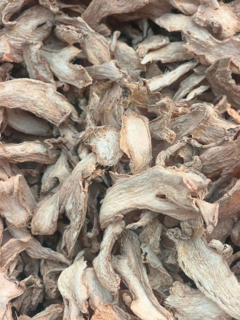 姜干干净无沙土机器过筛统片烘干片萃取姜沫