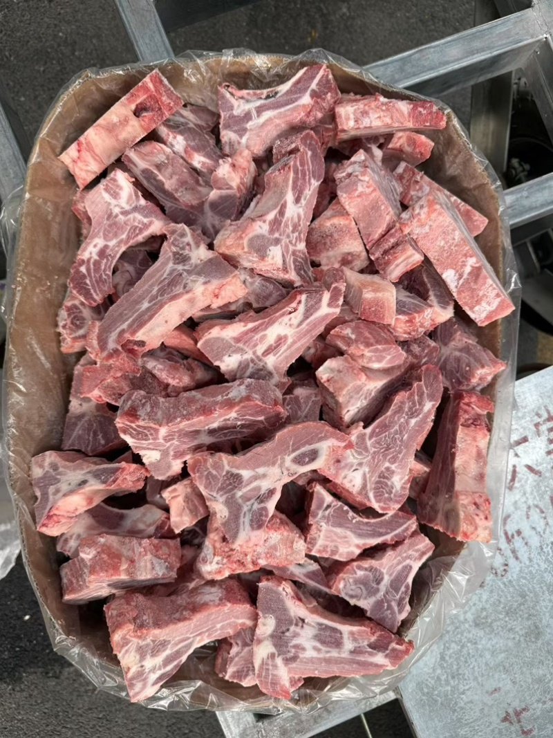 猪龙骨，价格美丽，带肉率高，证件齐全一件起发，日期新鲜