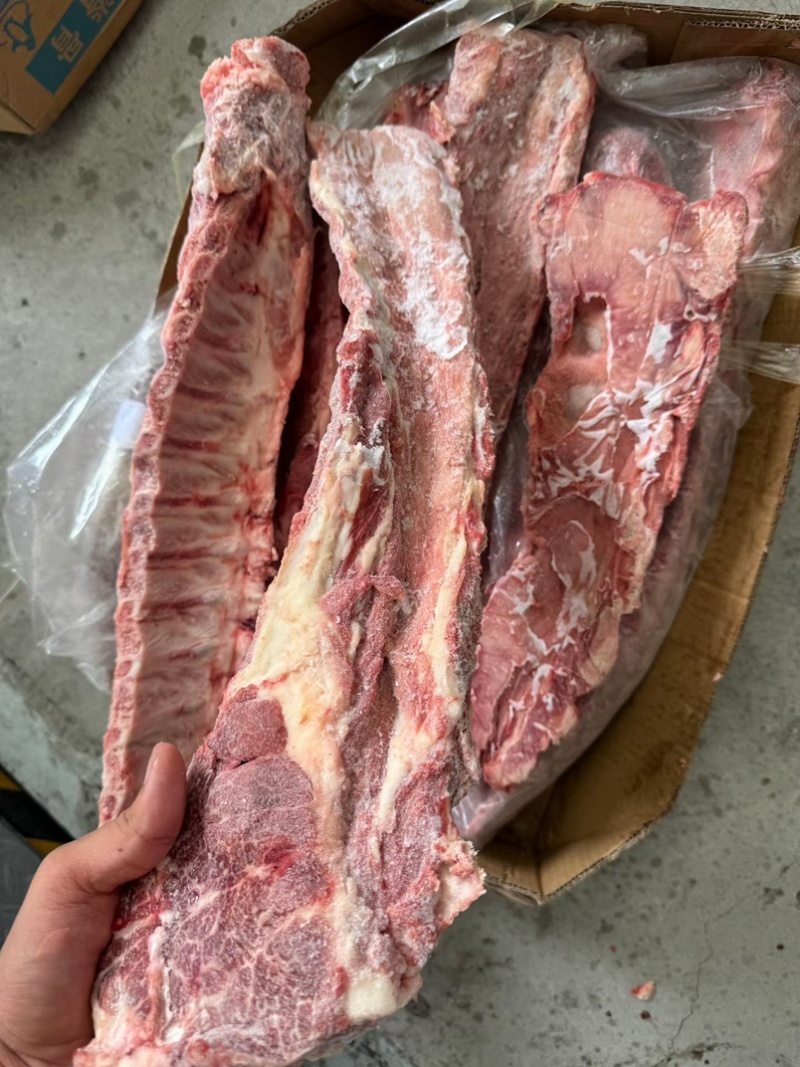 猪龙骨，价格美丽，带肉率高，证件齐全一件起发，日期新鲜