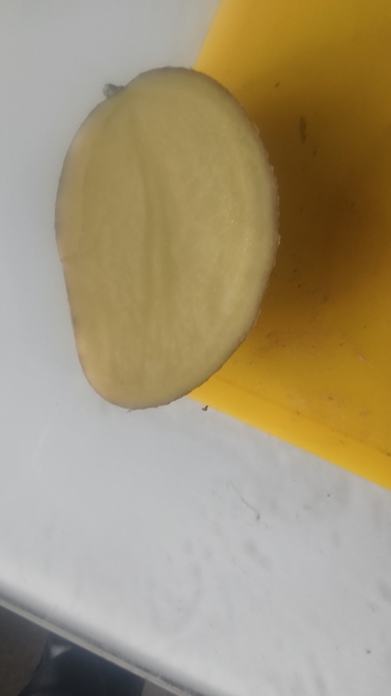 精品土豆，支持各种规格，适应各大批发市场，欢迎来电咨询