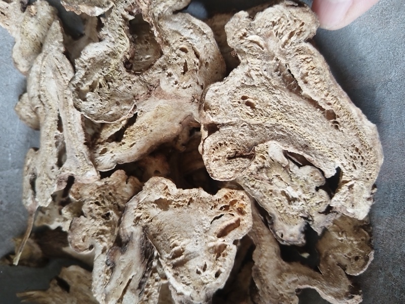 白术无硫，有各种规格量大从优，欢迎新老客户前来购买。