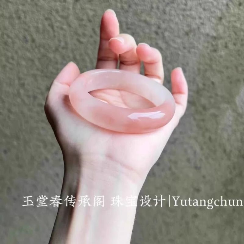 正品新疆桃花金丝手镯女款粉色粉圆条天然冰透飘花少女扁条玉镯子