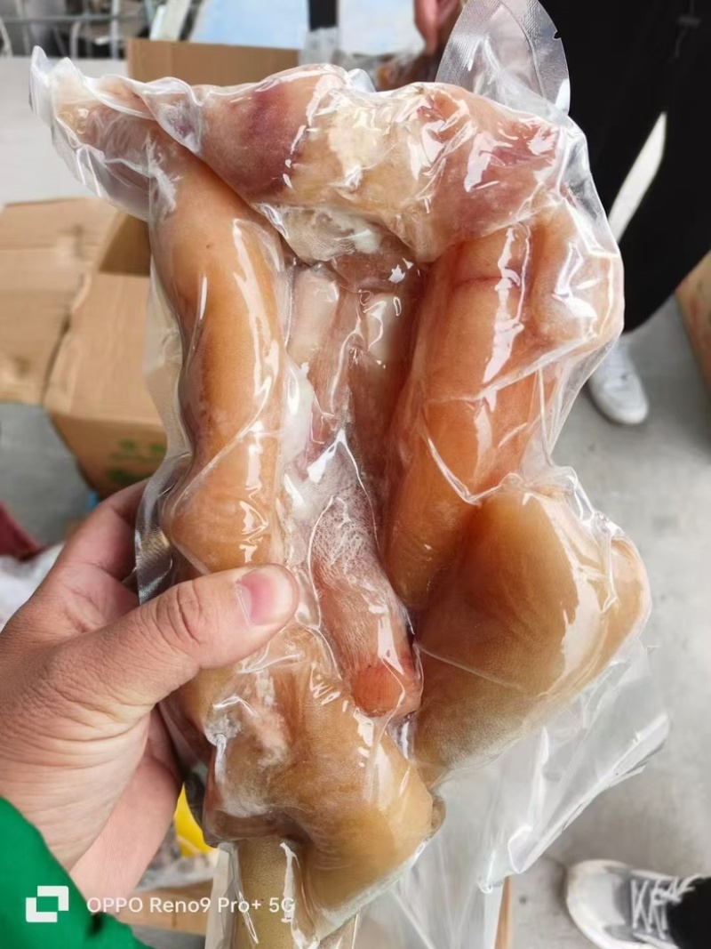 火烧去毛熟全去骨牛蹄带主筋