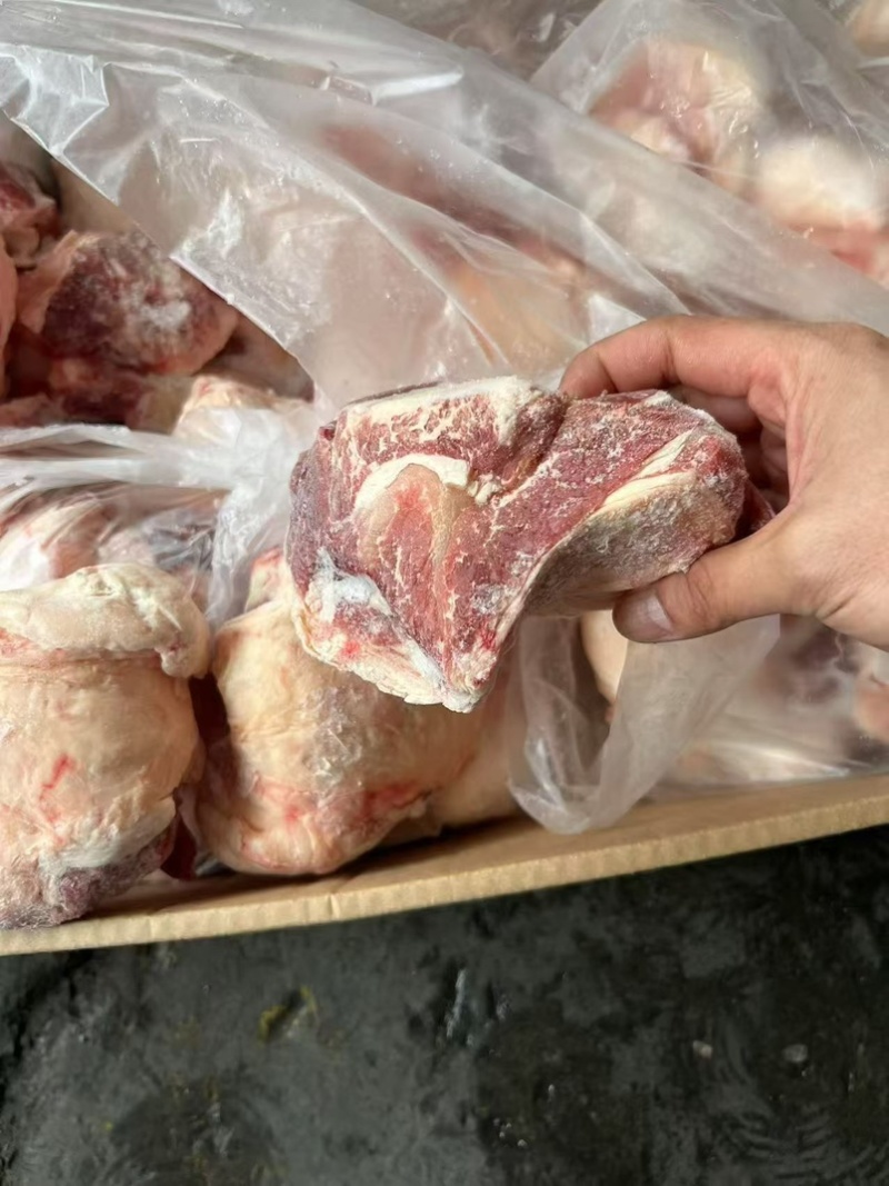 牛窝骨，单个1斤-1斤2两，大小规格都有，肉多新鲜